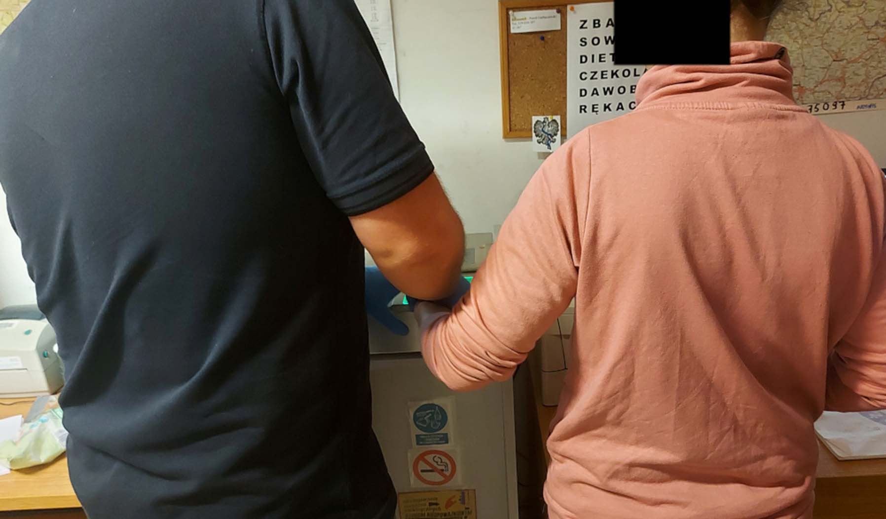 Pijana matka zamknęła małoletniego syna w piwnicy