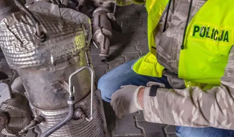 Zatrzymani za kradzieże katalizatorów