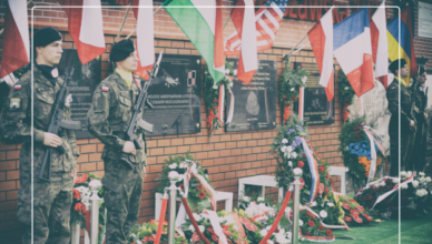 Uroczystości przy tablicach upamiętniających Pomoc Narodów w 1920 roku