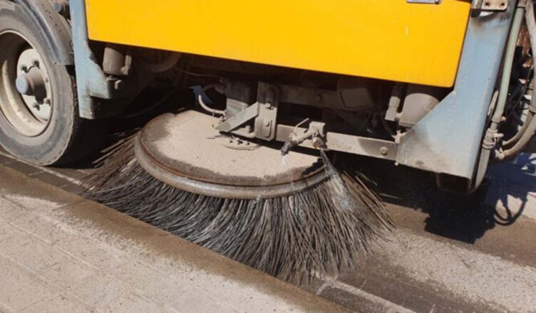 sprzątanie ulic w Wołominie