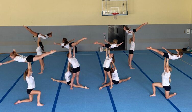 Marki: Czy Twoje dziecko chciałoby ćwiczyć akrobatykę?