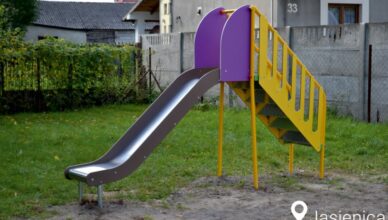 Odmienione place zabaw w Tłuszczu