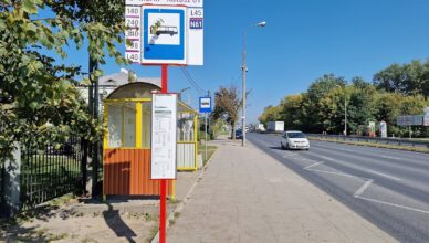 Wymiana części wiat przystankowych w Markach