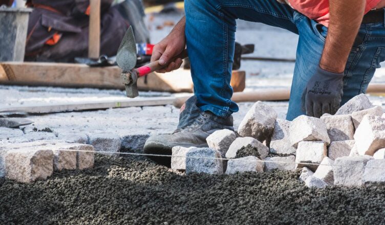 Przetarg na cząstkowe remonty chodników w Markach