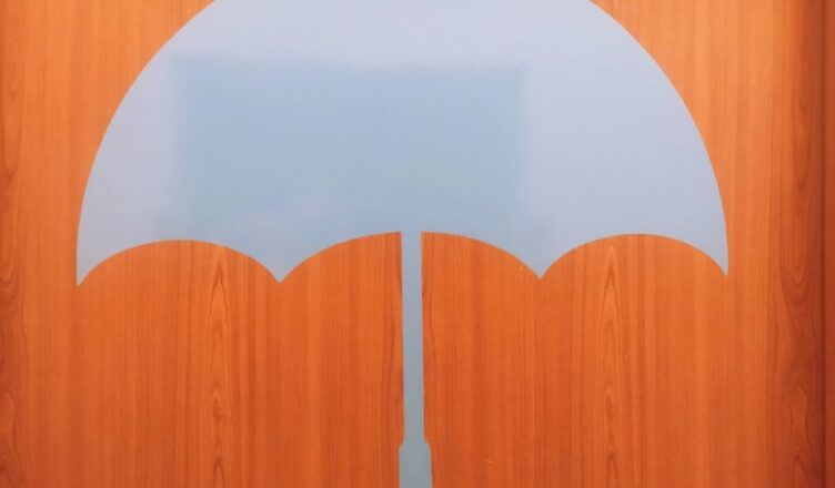 Niebieski parasol w Zespole Szkół w Jasienicy