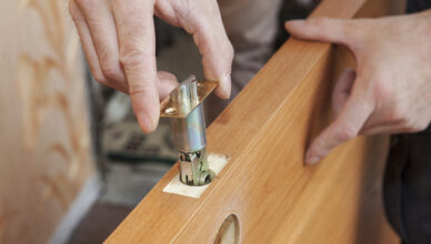 Prawidłowy montaż drzwi to klucz do ich długiej żywotności