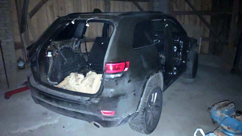 Policjanci z samochodówki odzyskali skradzione jeepy i Dodge’a
