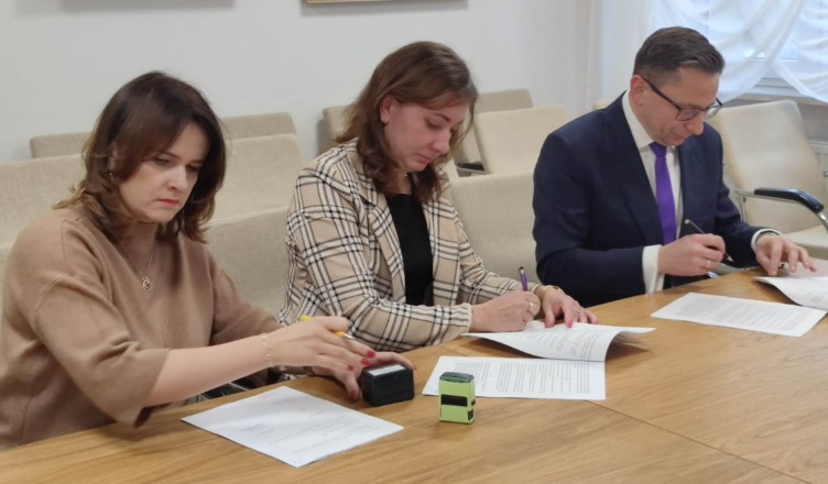 Podpisanie umowy na rozbudowę ul. Prymasa Tysiąclecia w Pasku i ul. Przemysłowej w Klembowie