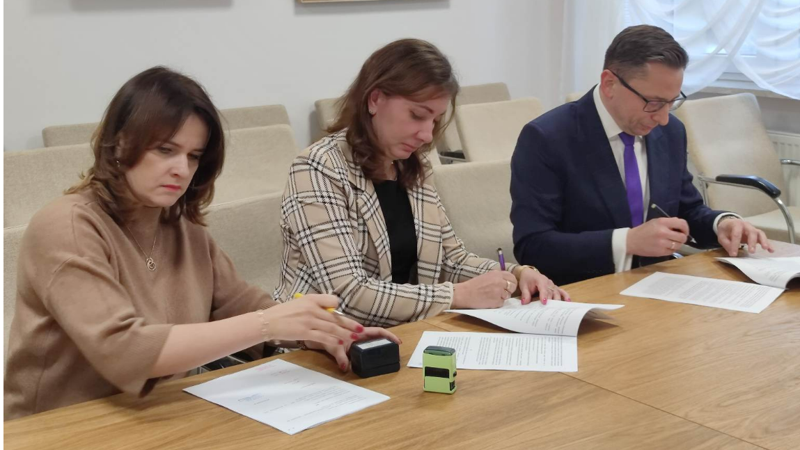Podpisanie umowy na rozbudowę ul. Prymasa Tysiąclecia w Pasku i ul. Przemysłowej w Klembowie