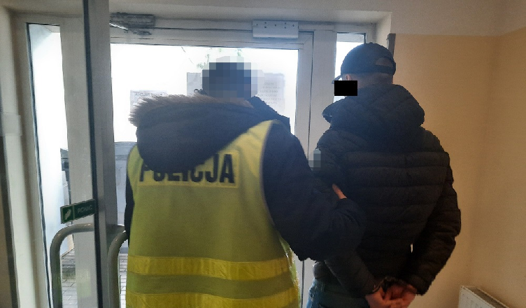 Zapłacił grzywnę, by nie trafić do aresztu, ale noc i tak spędził "za kratkami"