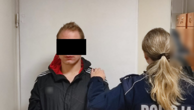 Włamywacz zostawił ślad krwi