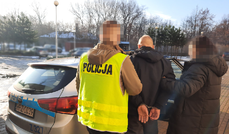 Zastraszył nożem, żeby zdobyć papierosa. Teraz grozi mu do 12 lat więzienia