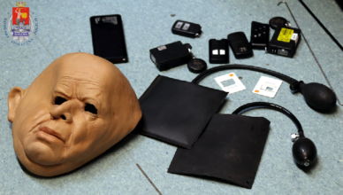 Policjanci zatrzymali złodzieja samochodów poszukiwanego listem gończym