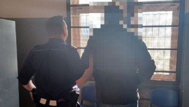 Po pijaku wsiadł do ciężarówki. Swoją podróż zakończył na znaku