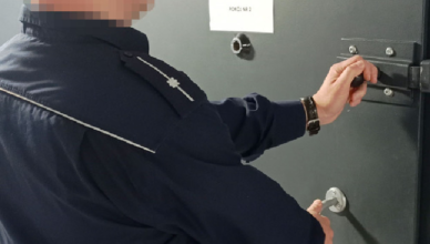 "Dla żartu" zgłosiła włamanie do domu, miała przy sobie narkotyki