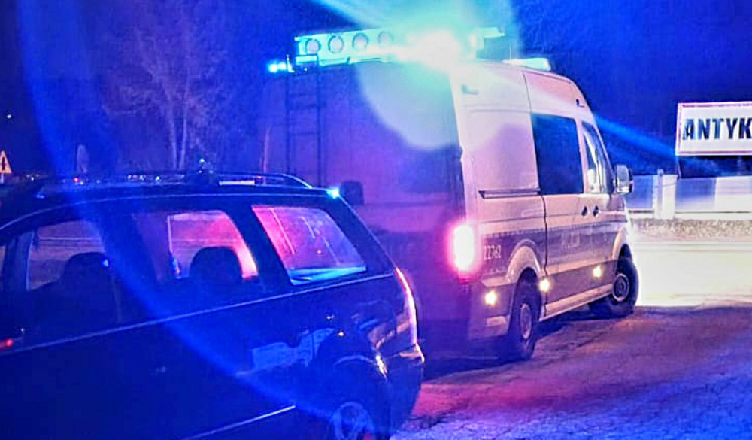 Jechał z odpowiednią prędkością, ale po całej szerokości jezdni