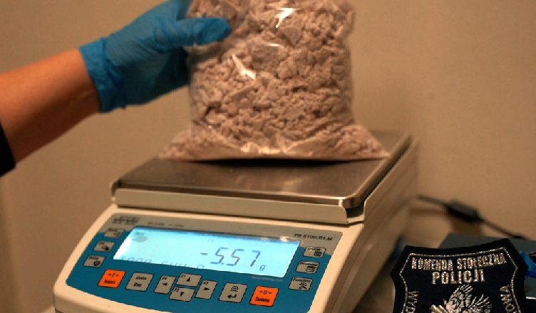 Policjanci znaleźli prawie 120 kilogramów różnych narkotyków w jednym mieszkaniu