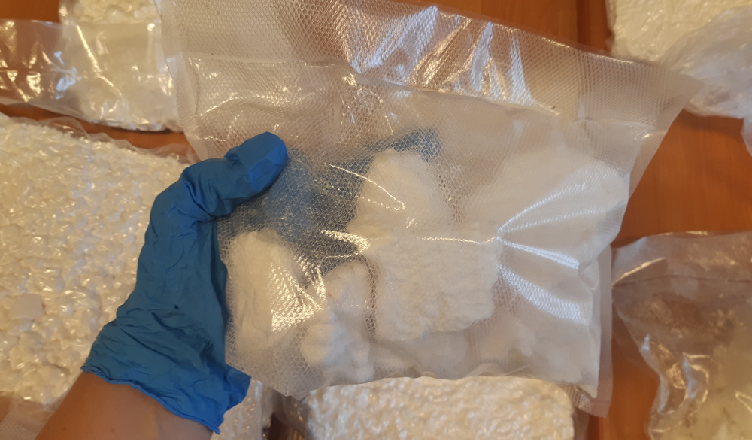 47-latek posiadał prawie 8 kilogramów narkotyków - grozi mu do 10 lat więzienia