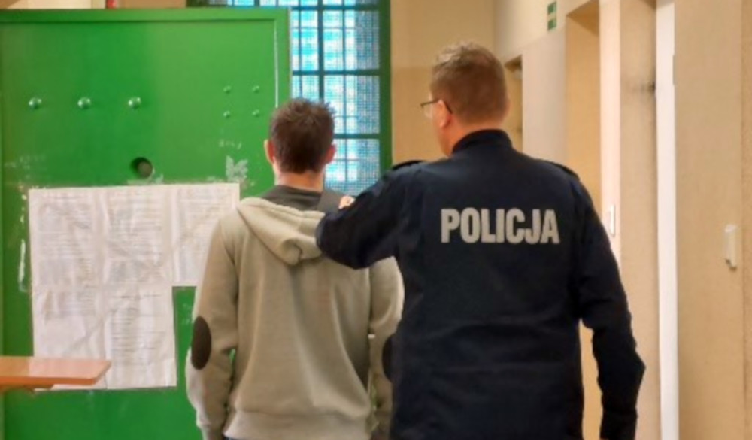 Dokonał kradzieży z włamaniem, a kiedy zatrzymali go policjanci miał przy sobie narkotyki