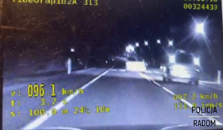 Nie dość że przekroczył prędkość, to wyprzedzał na przejściu dla pieszych