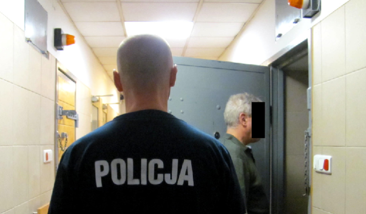 Podczas włamania złapał go właściciel mieszkania - grozi mu do 10 lat więzienia