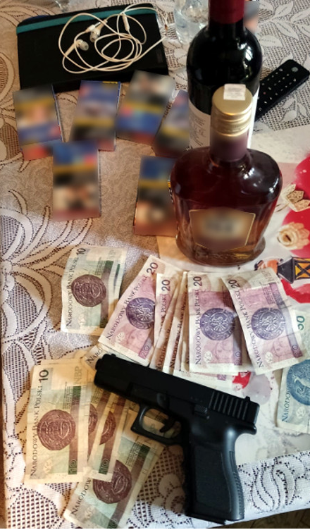 Zastraszył ekspedientkę atrapą broni - trafił do aresztu