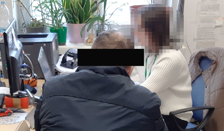 Mimo dożywotniego zakazu prowadzenia pojazdów wsiadł za kierownicę i uszkodził trzy samochody