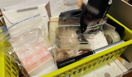 Diler trafił na patrol policji - jest podejrzany o posiadanie dużej ilości środków odurzających