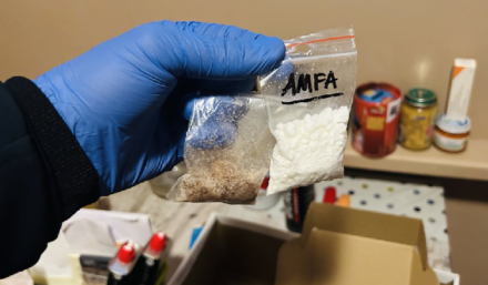 Diler trafił na patrol policji - jest podejrzany o posiadanie dużej ilości środków odurzających