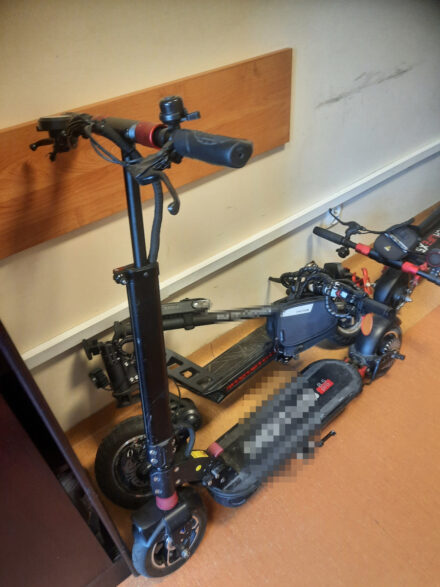 Policjanci tropili złodzieja hulajnóg, a złapali również pasera