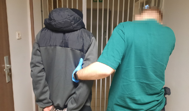 Był w posiadaniu znacznej ilości amfetaminy, marihuany i tabletek MDMA - grozi mu do 10 lat więzienia