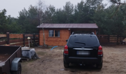 Nie chciał płacić alimentów, więc zamieszkał w środku lasu