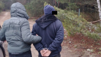 Nie chciał płacić alimentów, więc zamieszkał w środku lasu