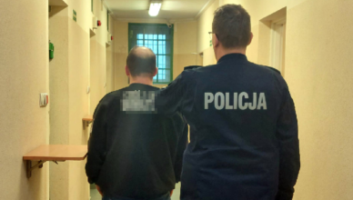 Złapano ich kiedy próbowali wynieść artykuły hydrauliczne ze sklepu - okazało się że poprzedniego dnia też dokonali kradzieży