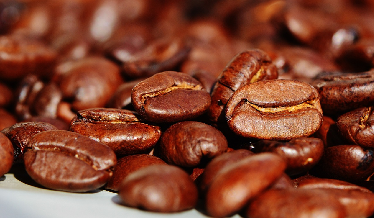 Próbował wynieść ze sklepu 26 kilogramów kawy bez płacenia