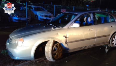 Policjantki dopiero jechały na służbę, ale zauważyły rozbity samochód i natychmiast zainterweniowały