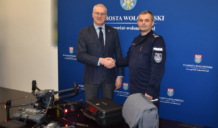 Nowy, nowoczesny dron dla wołomińskich policjantów