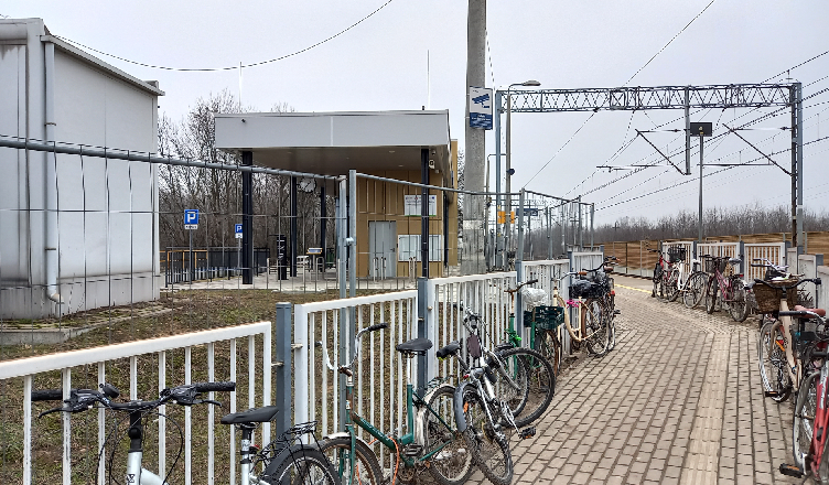 Dworzec w Dobczynie wreszcie został podłączony do sieci, ale dalej nie wiadomo kiedy zostanie otwarty