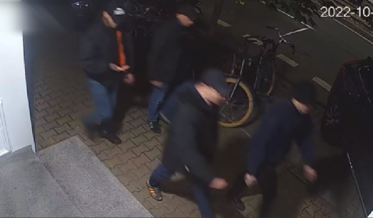 Policja szuka sprawców rozboju - znasz ich? Zadzwoń! [wideo]