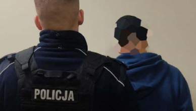 Grozili ekspedientce nożem i żądali pieniędzy - kobieta zamknęła ich w sklepie