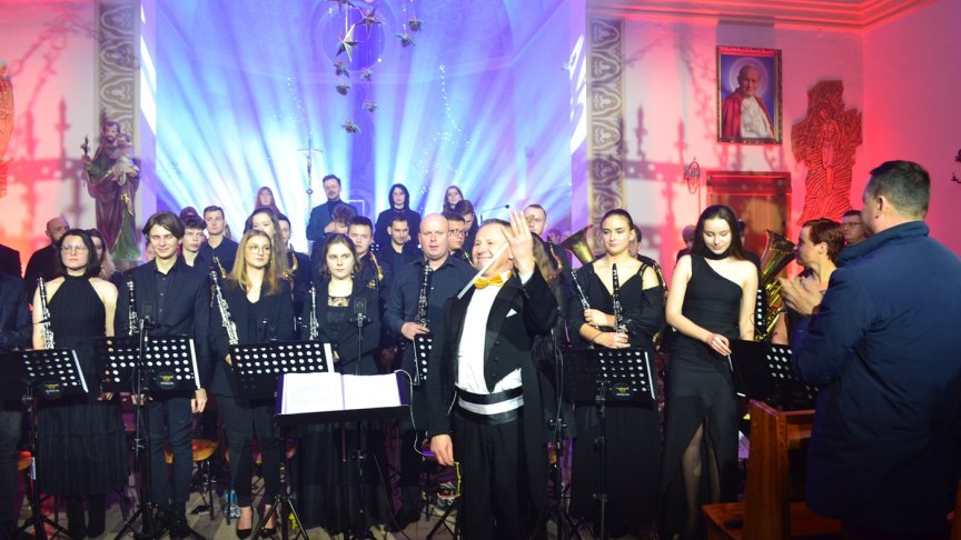 Świąteczny koncert Młodzieżowej Orkiestry Dętej z Tłuszcza