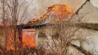 Pożar opuszczonego gospodarstwa w Nadmie