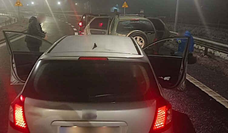 Zatrzymani złodzieje kół samochodowych