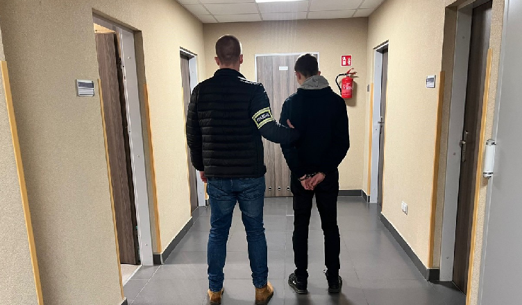 Oszukiwał obcokrajowców i uchodźców oferując wynajem mieszkań