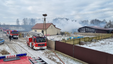 Pożar hali magazynowej w Marianowie (gm. Dąbrówka)