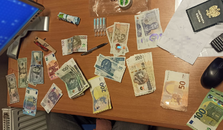 Nastolatek użył gazy wobec interweniujących policjantów - miał przy sobie narkotyki