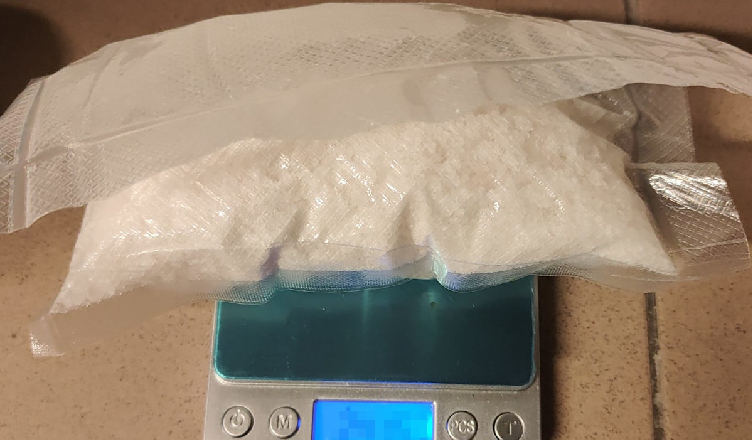 Nastolatek użył gazy wobec interweniujących policjantów - miał przy sobie narkotyki