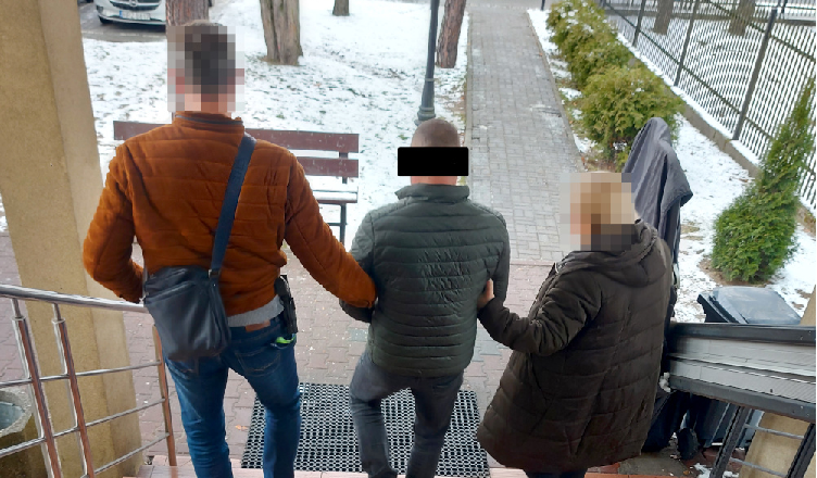 Ukradł rower za 16 tys. złotych, zniszczył okulary, a nawet groził pozbawieniem życia - grozi mu do 5 lat więzienia