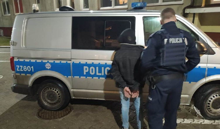 Nie zatrzymał się do kontroli, później próbował uciekać pieszo - policjanci szybko ustalili dlaczego