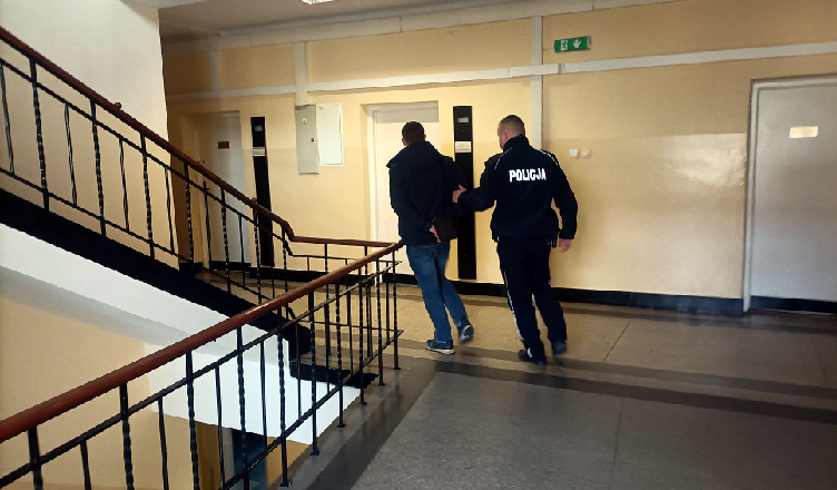 Celowo zarysował dwa auta - grozi mu do 5 lat więzienia